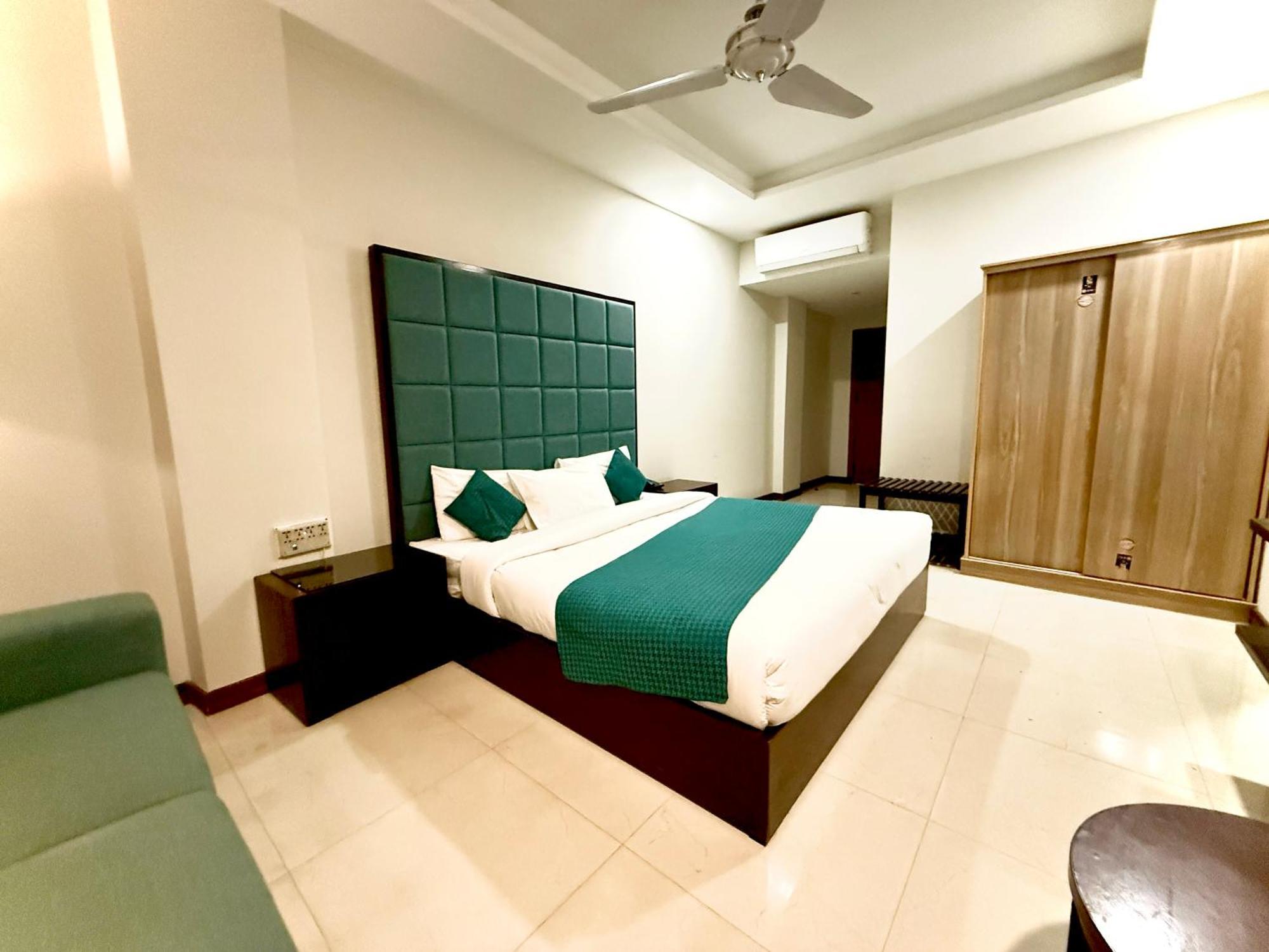 Atlas Hotel Islamabad Extérieur photo